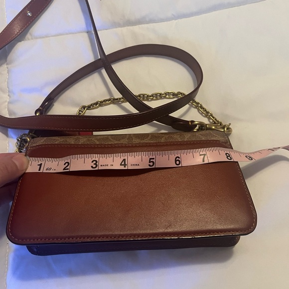 Coach cross body bag. Bought brand new used it only once great condition.. - Picture 3 of 5